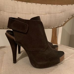 Pedro Garcia heels